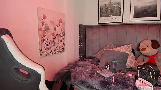 Alaia Cute online show from December 2025 02:49:01 AM