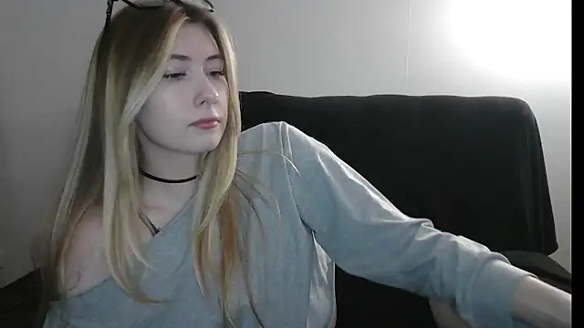 ErikaShyy online show from March 2026 01:51:02 PM