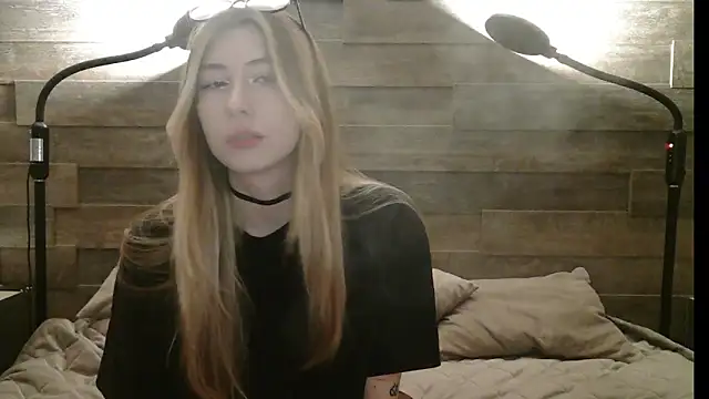 Snapshot of ErikaShyy chatting on December 2025 11:11:01 AM ErikaShyy online show from December 2025 11:11:01 AM