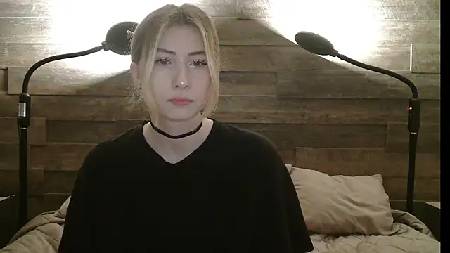 Snapshot of ErikaShyy chatting on December 2025 10:50:02 AM ErikaShyy online show from December 2025 10:50:02 AM