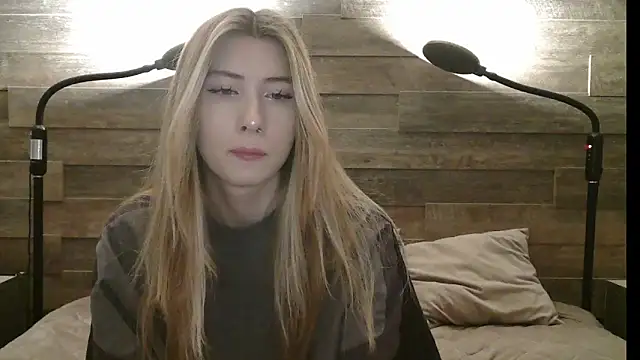 Snapshot of ErikaShyy chatting on December 2025 11:31:01 AM ErikaShyy online show from December 2025 11:31:01 AM