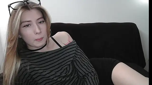 ErikaShyy online show from March 2026 10:52:02 AM