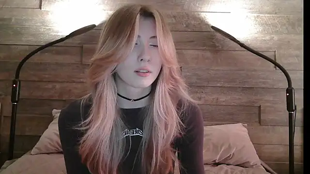 Snapshot of ErikaShyy chatting on March 2025 07:33:02 AM ErikaShyy online show from March 2025 07:33:02 AM