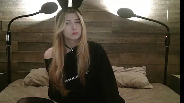 Snapshot of ErikaShyy chatting on November 2025 11:54:01 AM ErikaShyy online show from November 2025 11:54:01 AM