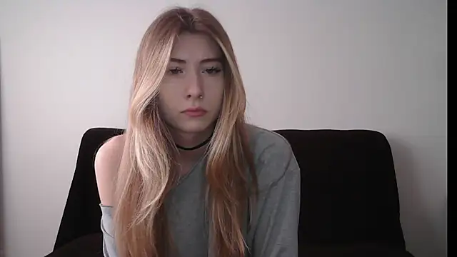 Snapshot of ErikaShyy chatting on October 2025 11:22:02 AM ErikaShyy online show from October 2025 11:22:02 AM