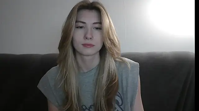 Snapshot of ErikaShyy chatting on February 2025 03:31:02 PM ErikaShyy online show from February 2025 03:31:02 PM