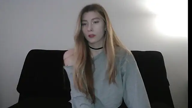 Snapshot of ErikaShyy chatting on December 2025 10:54:02 AM ErikaShyy online show from December 2025 10:54:02 AM