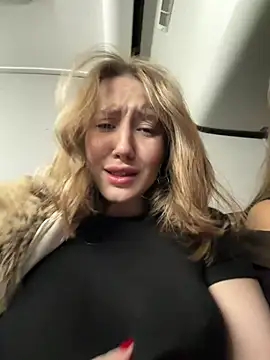 Sophie Avory online show from April 2026 06:47:01 PM