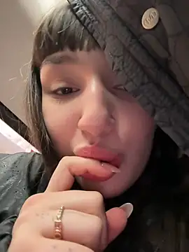 Sophie Avory online show from January 2025 01:14:01 PM