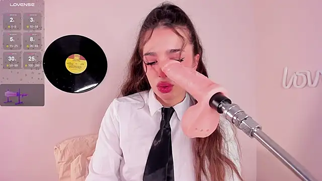 LosAlicee online show from October 2025 07:02:01 PM