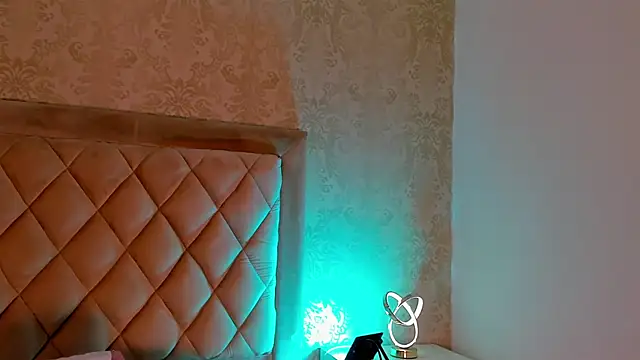 LiaFlowers online show from January 2025 12:16:02 AM