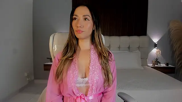 Emma23   online show from May 2026 06:54:02 AM