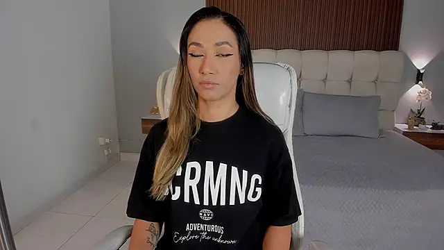 Emma23   online show from February 2026 06:32:01 AM