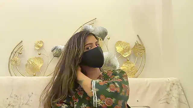 Snapshot of MaYaa__11 chatting on May 2026 01:41:01 PM MaYaa 11 online show from May 2026 01:41:01 PM