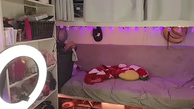 cunty tranny lydia online show from December 2025 06:18:02 AM