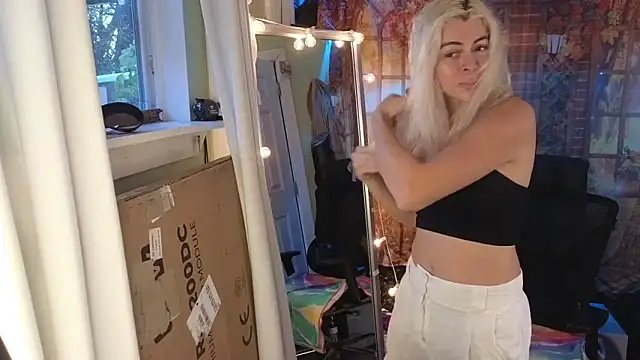 cunty tranny lydia online show from December 2025 11:29:01 PM