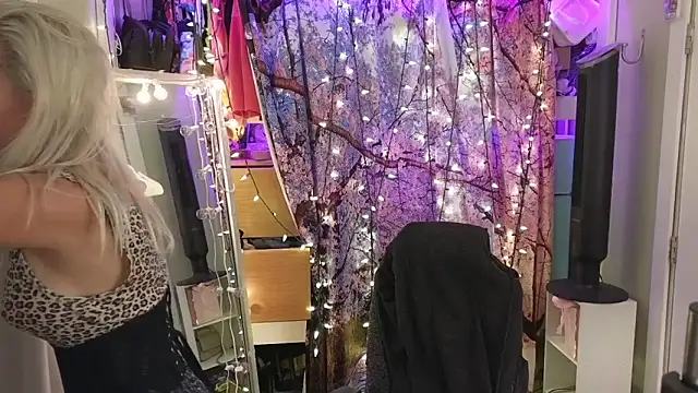 cunty tranny lydia online show from March 2026 05:52:02 AM