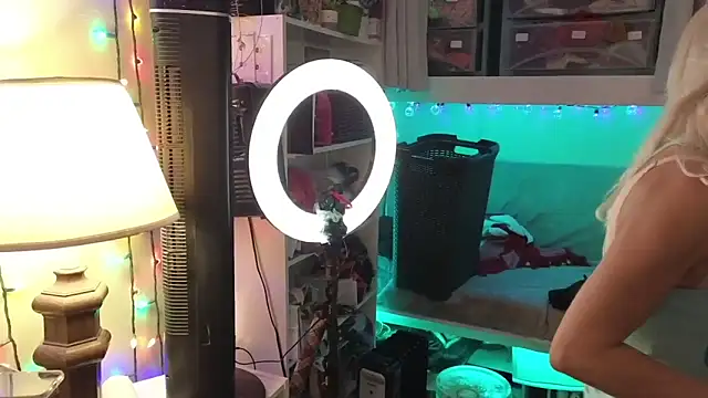 cunty tranny lydia online show from February 2026 05:18:01 AM