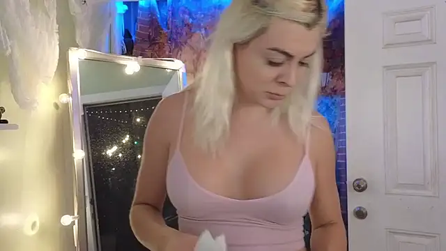 cunty tranny lydia online show from November 2025 12:58:02 AM