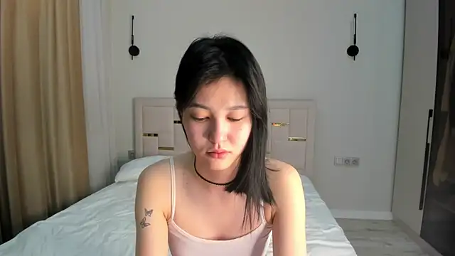 Snapshot of Lola_Peach chatting on February 2026 05:31:01 AM Lola Peach online show from February 2026 05:31:01 AM