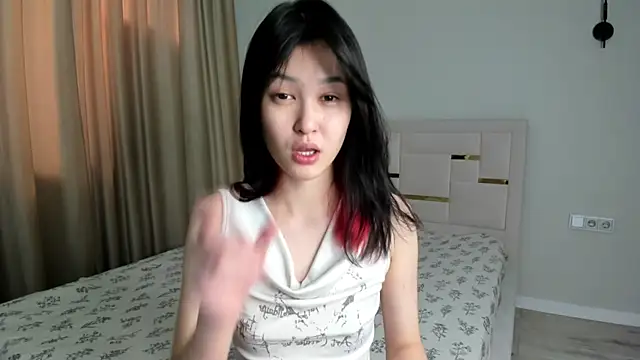 Snapshot of Lola_Peach chatting on June 2026 02:28:01 AM Lola Peach online show from June 2026 02:28:01 AM