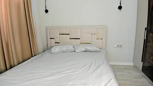 Lola Peach online show from March 2026 05:09:02 AM