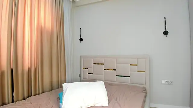 Snapshot of Lola_Peach chatting on February 2026 07:51:01 AM Lola Peach online show from February 2026 07:51:01 AM