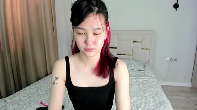 Snapshot of Lola_Peach chatting on June 2026 04:12:01 AM Lola Peach online show from June 2026 04:12:01 AM