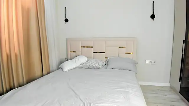 Snapshot of Lola_Peach chatting on February 2026 06:02:01 AM Lola Peach online show from February 2026 06:02:01 AM