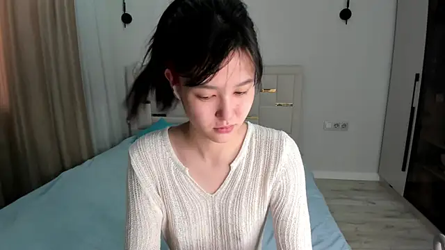 Snapshot of Lola_Peach chatting on May 2026 04:12:02 AM Lola Peach online show from May 2026 04:12:02 AM