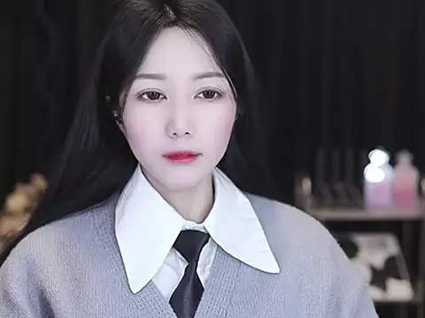 Nuyoah-77 online show from March 2026 06:49:01 AM