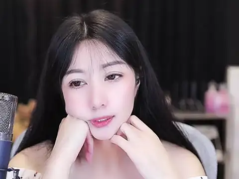 Nuyoah-77 online show from September 2025 05:14:02 PM