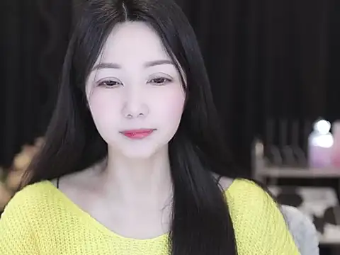 Nuyoah-77 online show from March 2026 06:44:01 AM