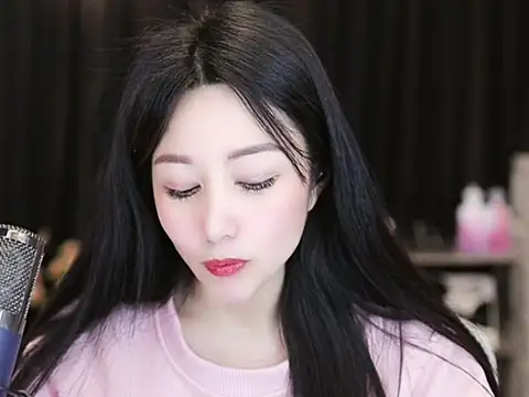 Nuyoah-77 online show from March 2025 05:57:02 PM