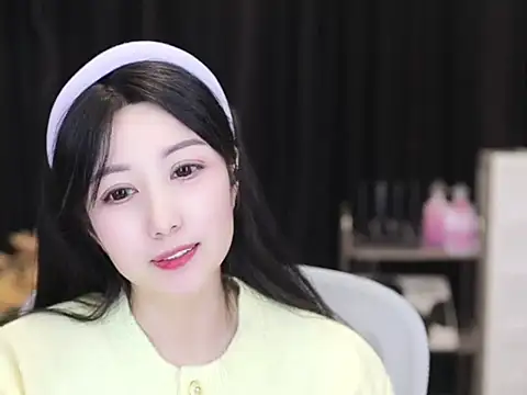 Nuyoah-77 online show from November 2025 03:59:02 PM