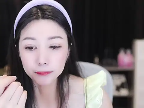 Nuyoah-77 online show from October 2025 03:57:02 PM