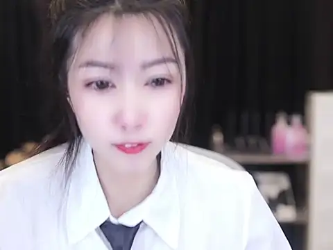 Nuyoah-77 online show from October 2025 03:57:01 PM