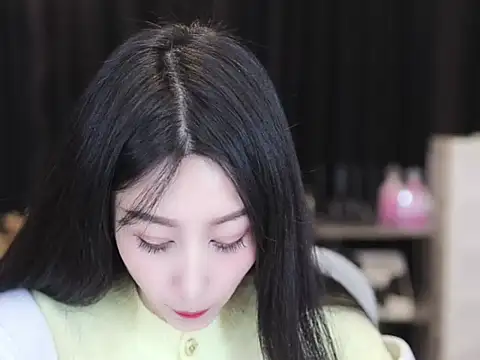 Nuyoah-77 online show from November 2025 01:34:02 PM