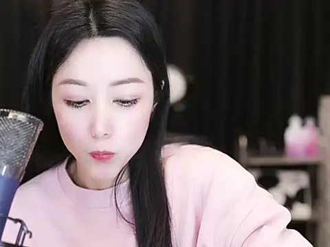 Nuyoah-77 online show from March 2025 04:13:02 PM