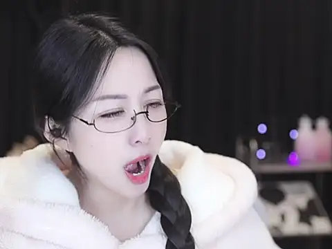 Nuyoah-77 online show from February 2026 01:54:01 PM