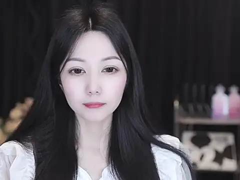 Nuyoah-77 online show from April 2026 03:09:01 PM