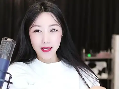 Nuyoah-77 online show from March 2025 05:55:02 PM