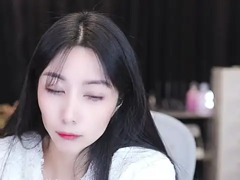 Nuyoah-77 online show from November 2025 03:34:01 PM