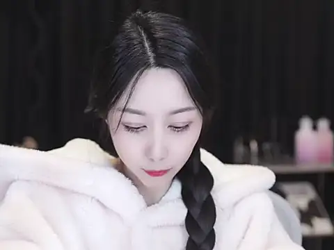 Nuyoah-77 online show from February 2026 03:34:02 PM