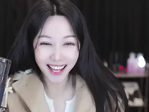 Nuyoah-77 online show from March 2026 06:15:02 PM