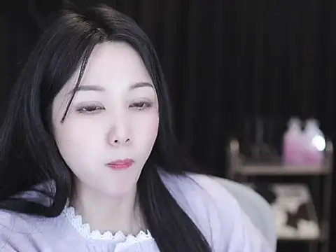 Nuyoah-77 online show from February 2026 12:59:01 PM