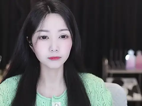 Nuyoah-77 online show from March 2026 05:18:02 AM