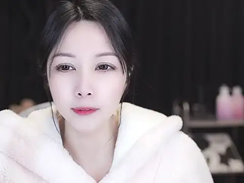 Nuyoah-77 online show from February 2026 04:15:01 PM