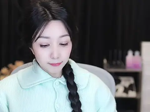 Nuyoah-77 online show from January 2026 05:27:02 PM