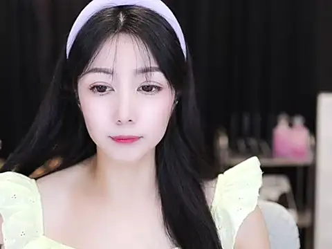 Nuyoah-77 online show from September 2025 04:24:02 PM